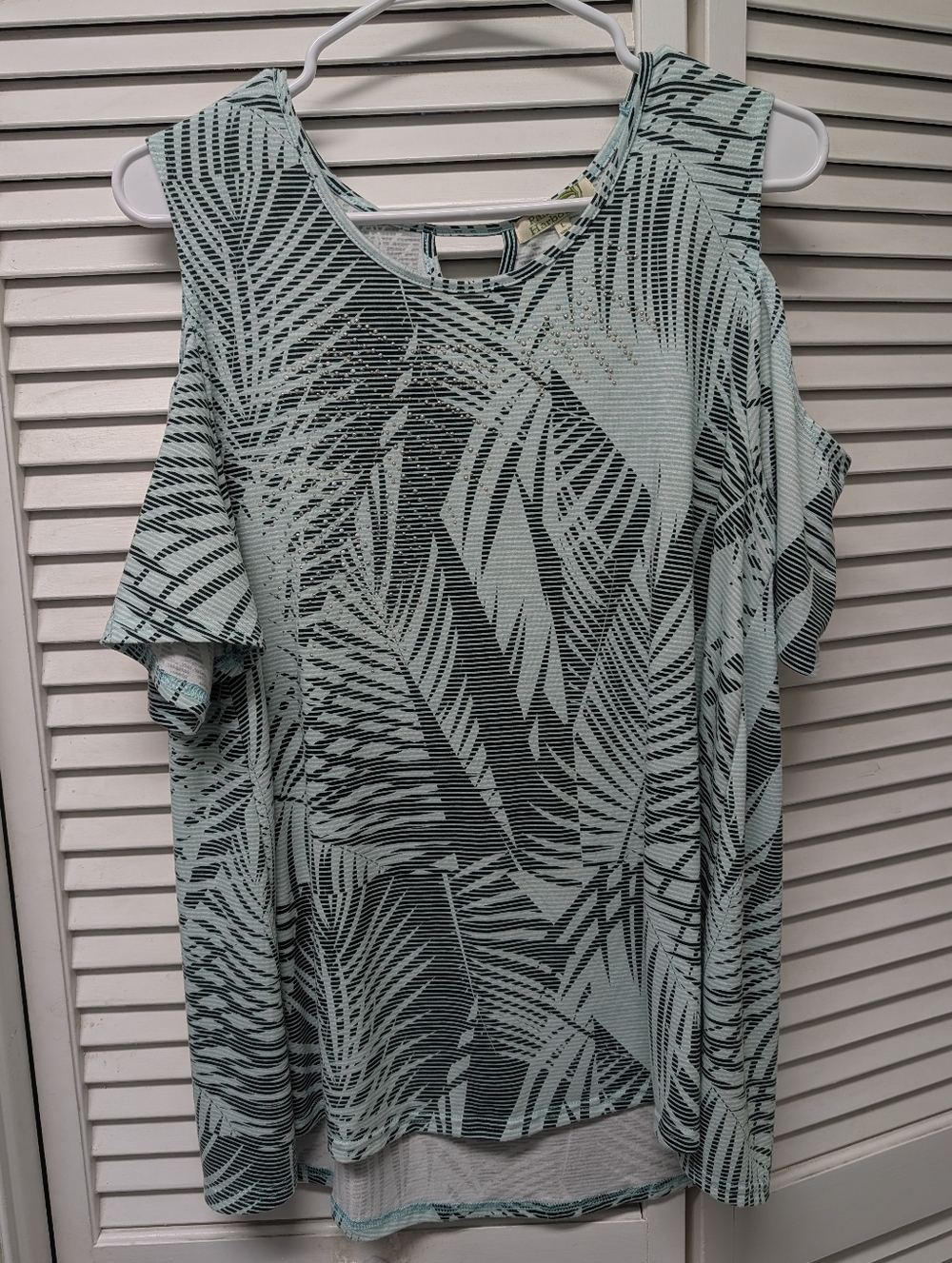 Cold-Shoulder Palm Leaf Print Top in Mint